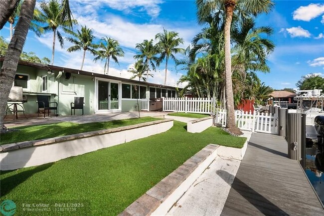 Building Photo - 914 Orange Isle