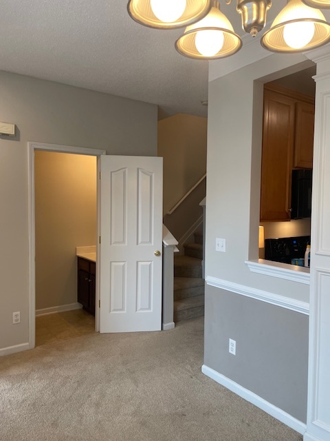 Building Photo - 25 Stratus Ct