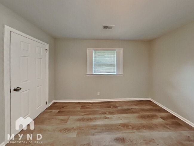 Building Photo - 5119 Snow White Ln