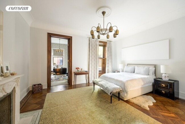 Building Photo - 22 W 70th St