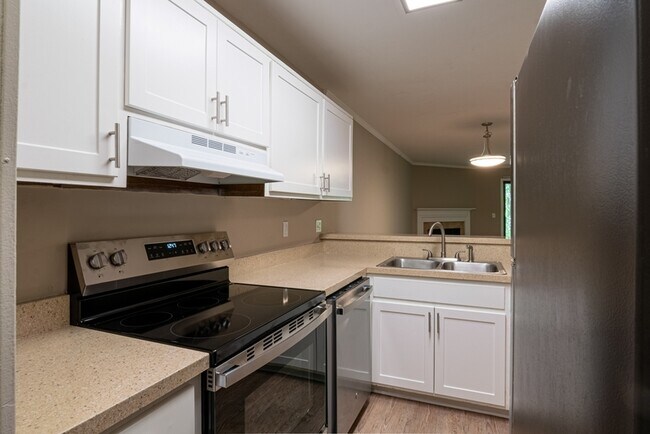Building Photo - 3201 Tanager Ct