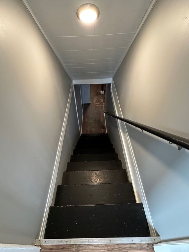 Building Photo - Cozy 2 bedroom 1 bathroom rental