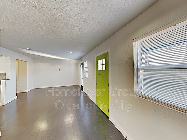 Building Photo - 6024 W Hefner Rd