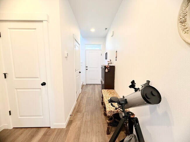 Building Photo - Updated 4 Bedroom Home with Stunning Private Backyard