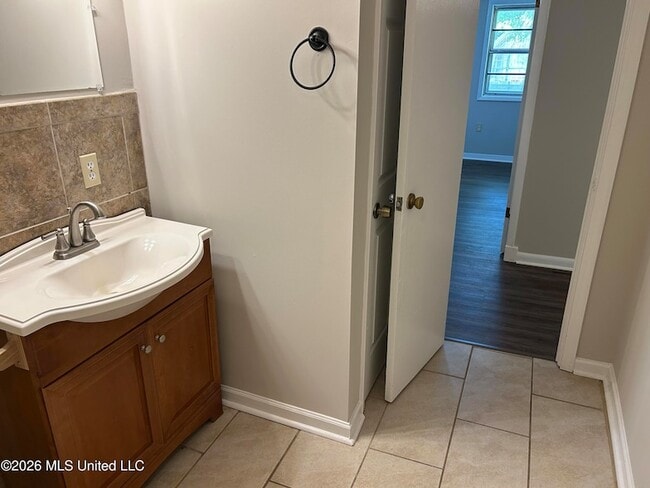 Building Photo - 3464 S Red Banks Rd