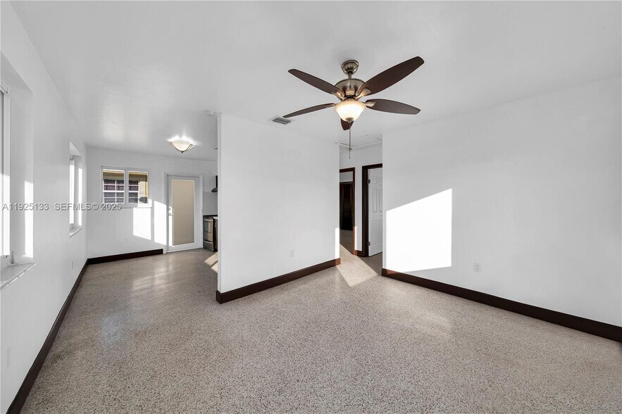 Building Photo - 3471 SW 3rd St