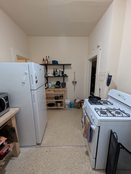 Kitchen - 28175 2817.5 Telegraph Ave