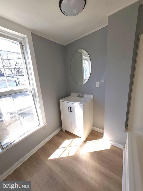 Building Photo - 626 Eisenbrown St