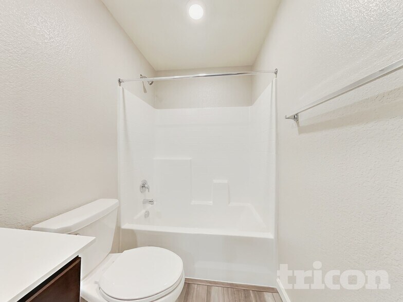 Building Photo - 8950 Elk Ravine Dr