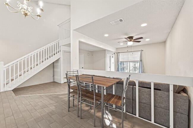 Building Photo - 13040 Greenway Chase Ct