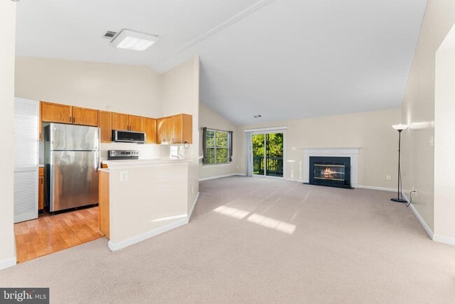 Building Photo - 731 Cedar Crest Dr