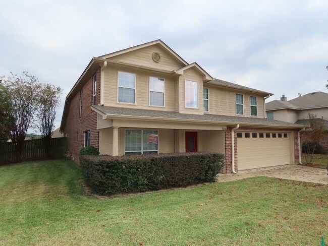 Building Photo - Stunning South Tyler 3-Bedroom, 2-Story Home: Features Fresh Paint, New Flooring, and a Bonus Room!