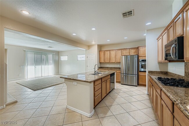 Building Photo - 8229 Oakshire St