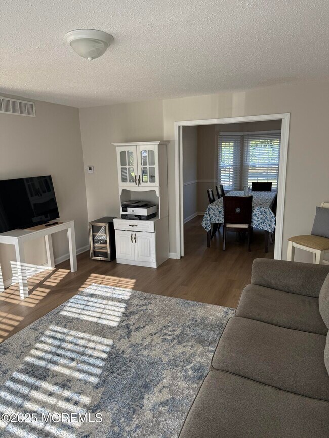 Building Photo - 90 Atlantis Ave