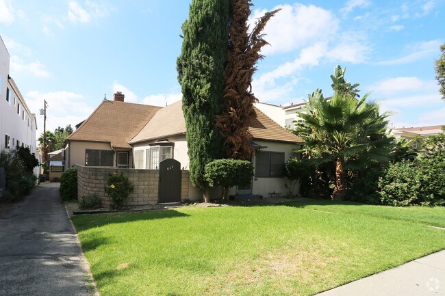 Primary Photo - 620-622 Glenwood Rd