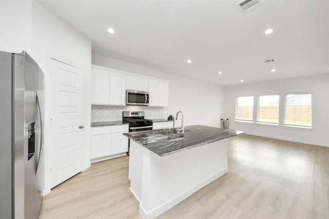 Building Photo - 1319 Star Grass Ln