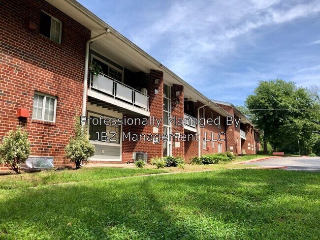 Building Photo - 1625 Ingleside Ave