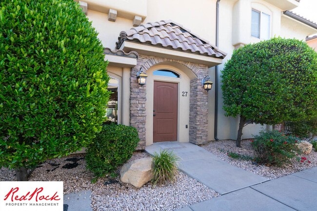 Building Photo - 3 Bedroom Townhome In Southgate Community