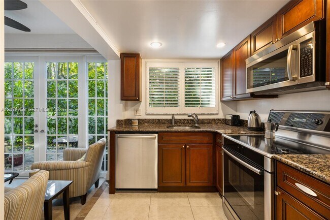 Building Photo - 5400 N Ocean Blvd
