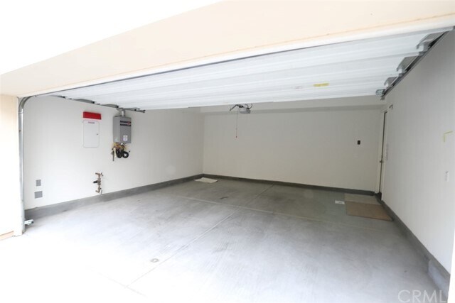 Building Photo - 112 Firefly