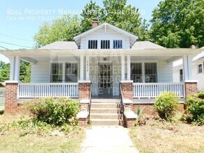 Building Photo - 1213 E Sprague St