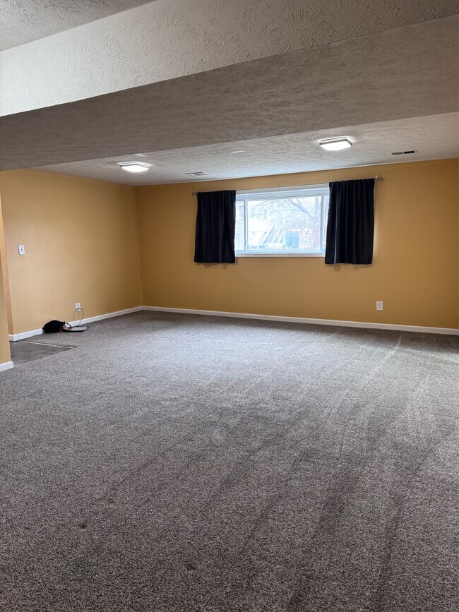 Building Photo - 20502 Cleveland St