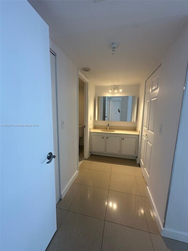Building Photo - 9273 Collins Ave