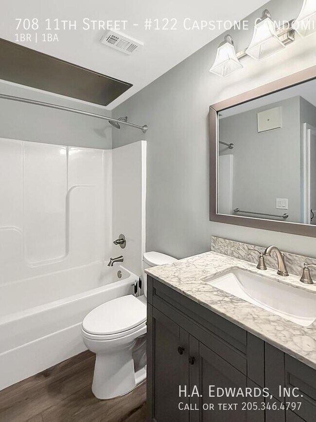 Building Photo - 708 11th St