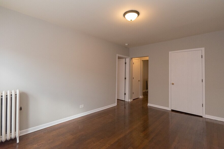 Building Photo - 5748 N Winthrop Ave