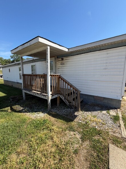 Building Photo - 918 Elm St