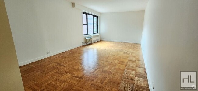 Building Photo - 145 4th Ave