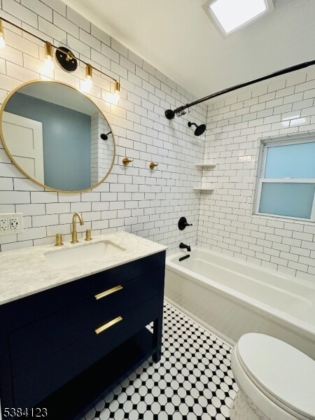 Building Photo - 60 James St