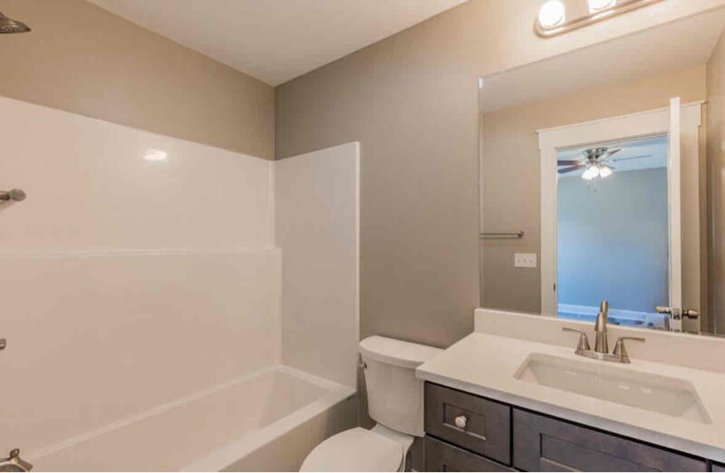 Building Photo - 627 Fondel Ln