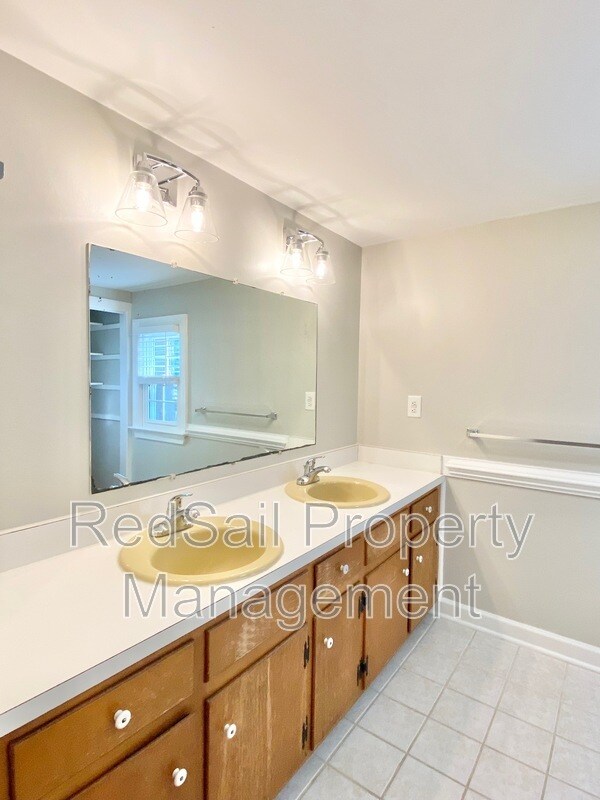 Building Photo - 801 Wormley Creek Dr