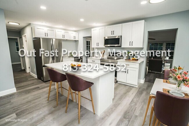 Building Photo - Bright Corner-Lot Home Near Bayshore and City Conveniences