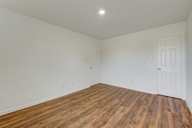 Building Photo - 12726 Plummersville St