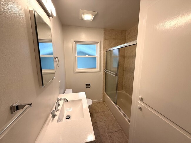 Building Photo - THREE BEDROOM /TWO BATH HOME, JUST A FEW BLOCKS FROM DOWNTOWN LARKSPUR