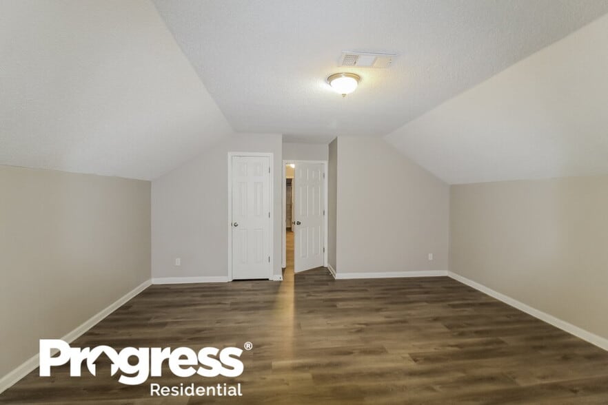 Building Photo - 3311 Royal Springs Ct