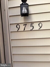 Building Photo - 9759 Lake Shore Dr