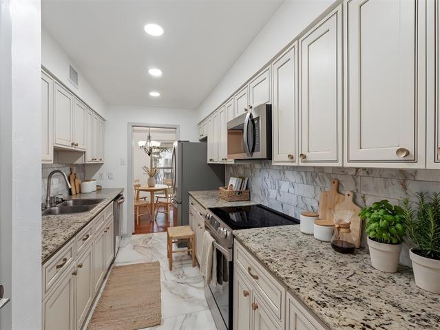 Building Photo - 6036 Birchbrook Dr