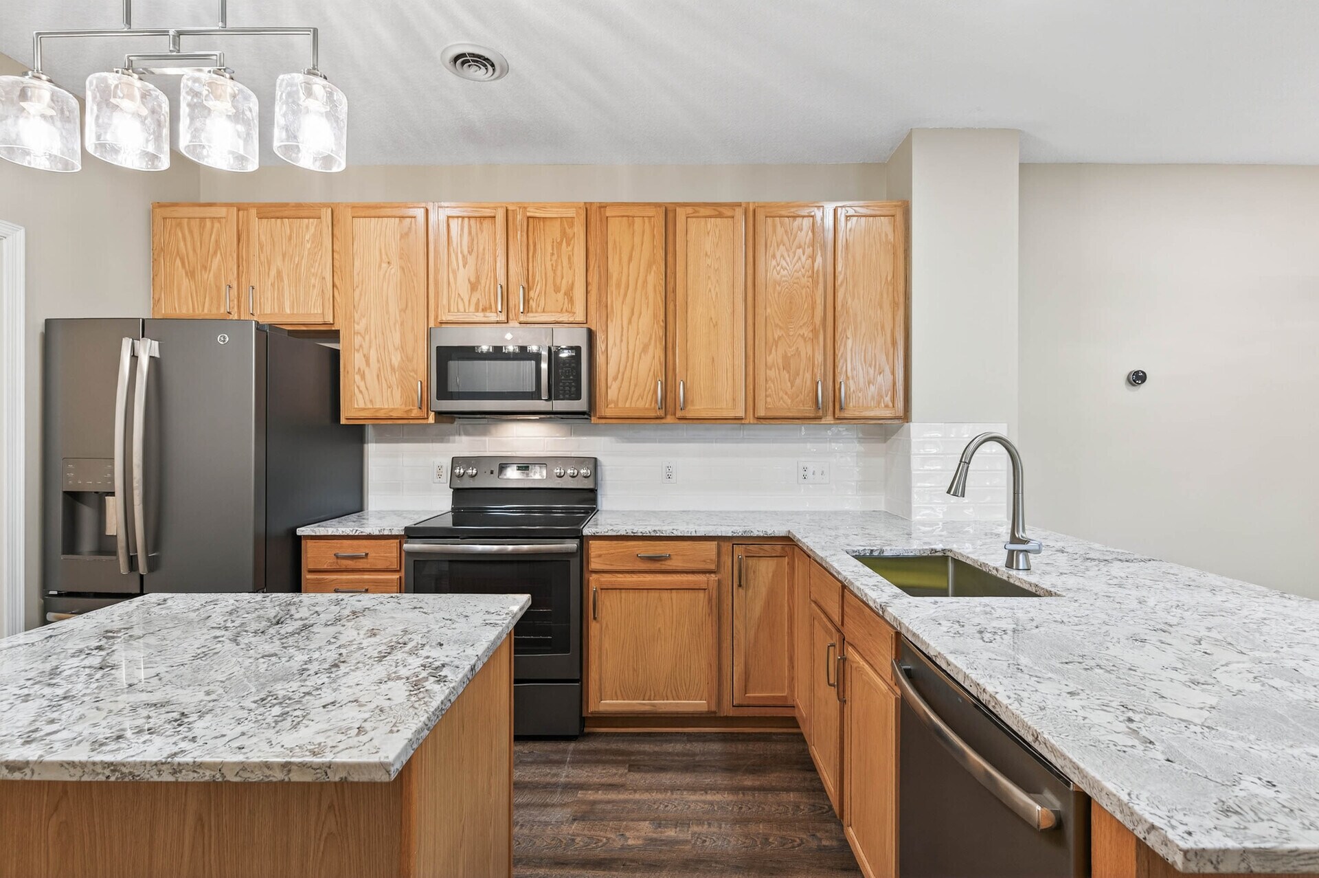 Main Level - Kitchen Counters / Cabinets / Appliances - 18217 69th Pl N