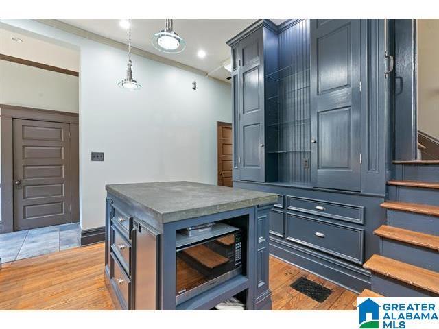 Building Photo - 1801 11th Pl S