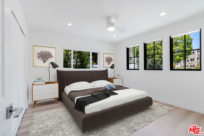 Building Photo - 527 S Barrington Ave