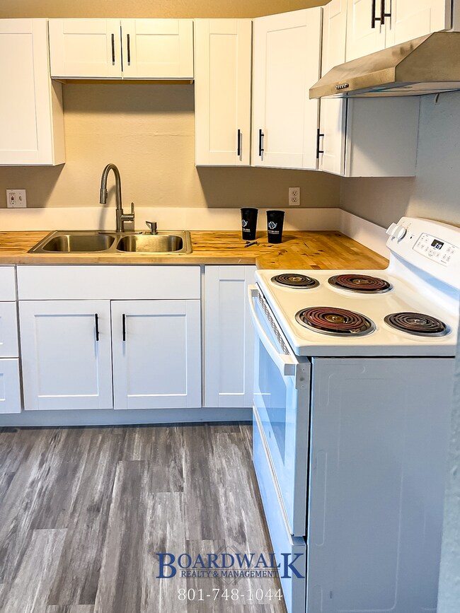 Building Photo - Amazing 2 bed 1 bath apartment in SLC