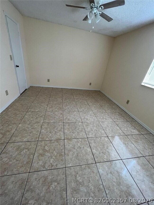 Building Photo - 12730 Vista Isles Dr