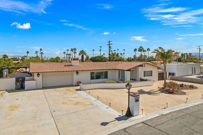 Building Photo - Sunnyside House with Pool in Palm Springs