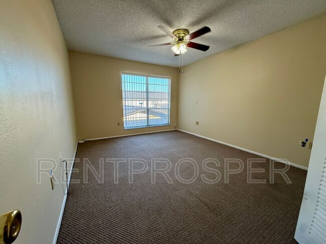 Building Photo - 1720 Potomac Ct