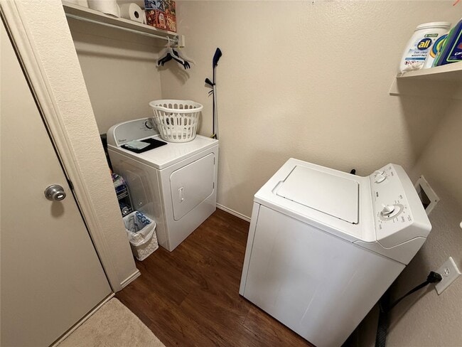 Building Photo - 1203 Mallard Dr