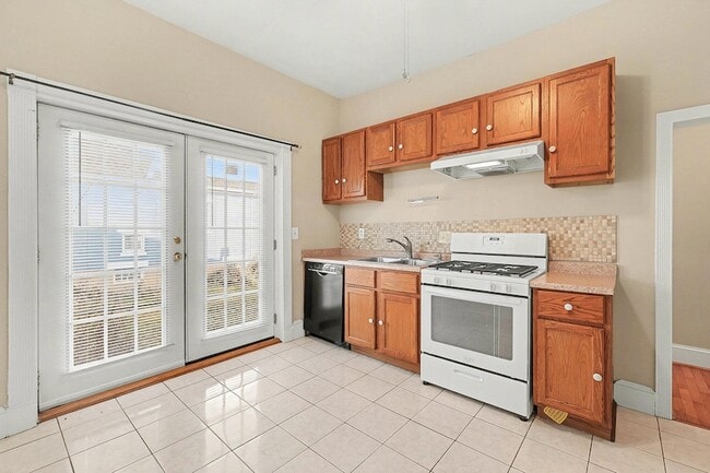 Building Photo - 222 Sterrett Ave