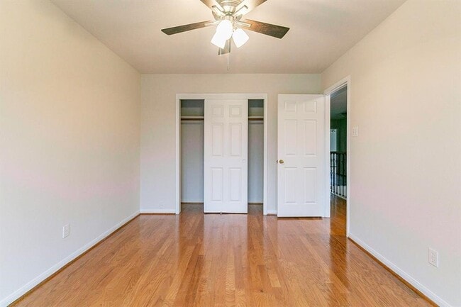 Building Photo - 8315 Mission Estates Dr